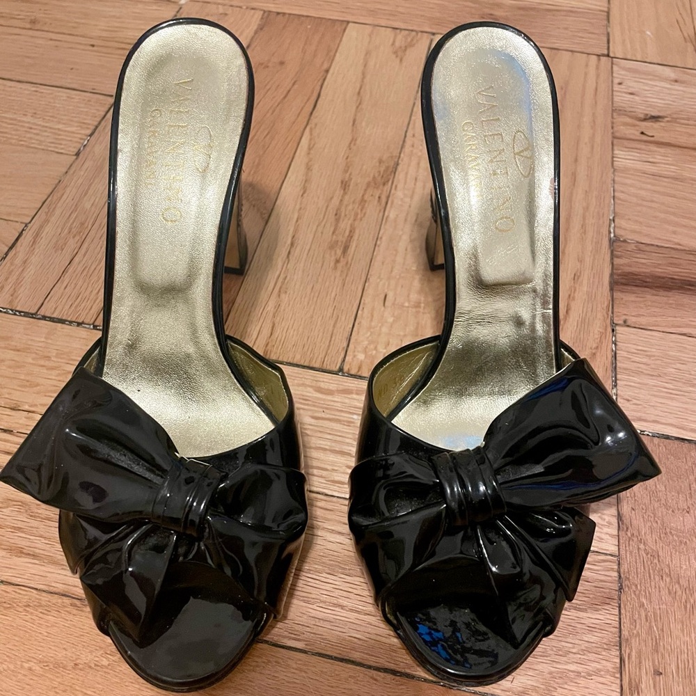 Vintage VALENTINO heels!